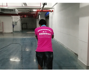 廈門金帝中洲濱海城地下車庫，金剛砂地坪和固化劑地坪